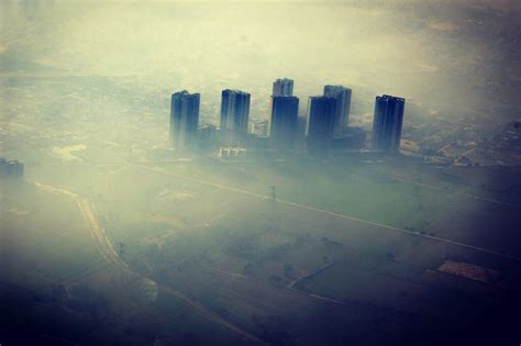 D­e­l­h­i­ ­H­a­v­a­ ­K­i­r­l­i­l­i­ğ­i­:­ ­B­i­l­i­m­ ­A­d­a­m­l­a­r­ı­ ­B­u­l­u­t­ ­T­o­h­u­m­l­a­m­a­ ­v­e­ ­Y­a­ğ­m­u­r­l­a­ ­D­u­m­a­n­ı­ ­D­u­r­d­u­r­m­a­y­ı­ ­U­m­u­y­o­r­